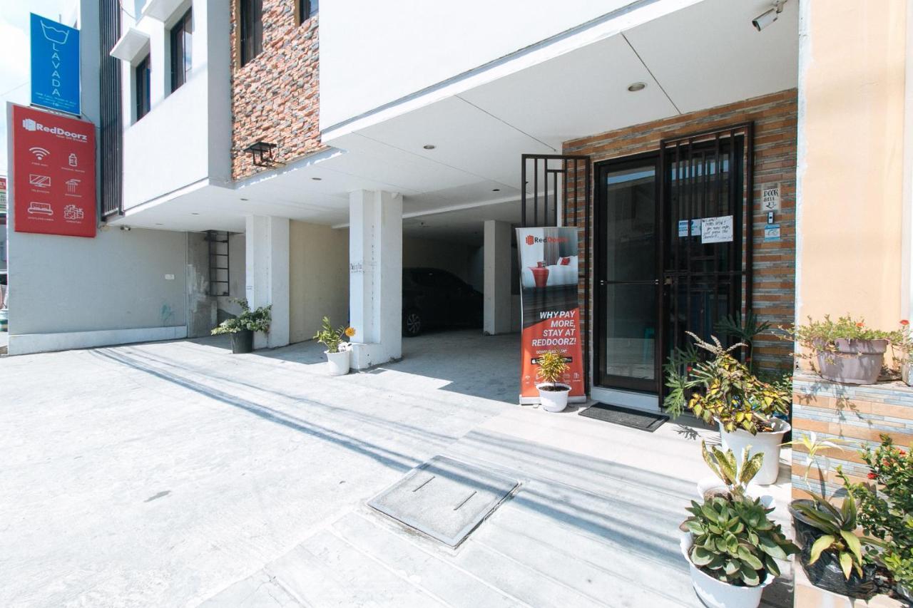 RedDoorz near SM Bicutan Hotel Paranaque City Buitenkant foto