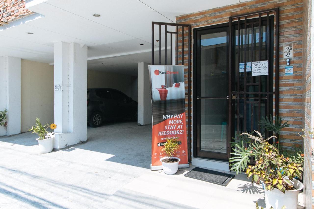 RedDoorz near SM Bicutan Hotel Paranaque City Buitenkant foto