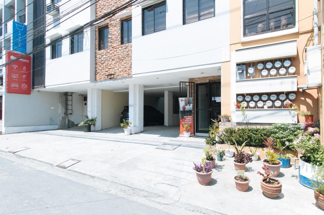 RedDoorz near SM Bicutan Hotel Paranaque City Buitenkant foto