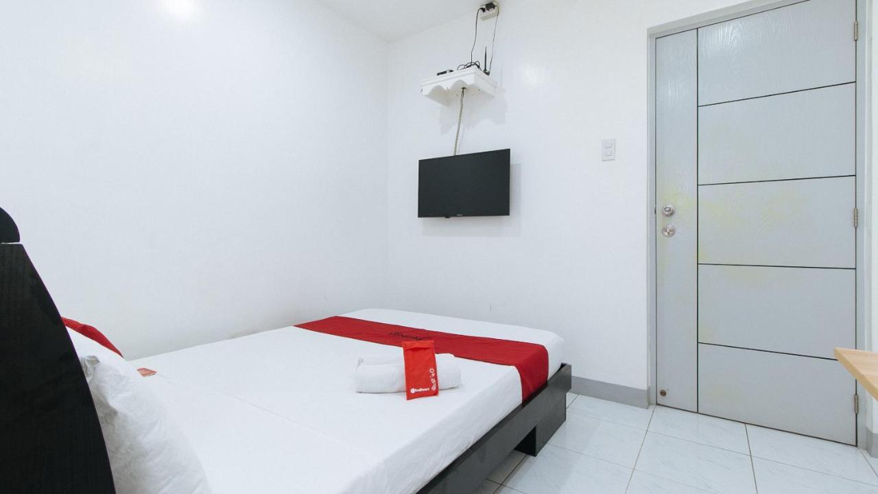 RedDoorz near SM Bicutan Hotel Paranaque City Buitenkant foto