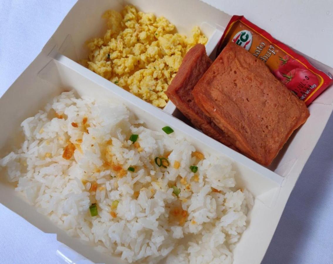 RedDoorz near SM Bicutan Hotel Paranaque City Buitenkant foto